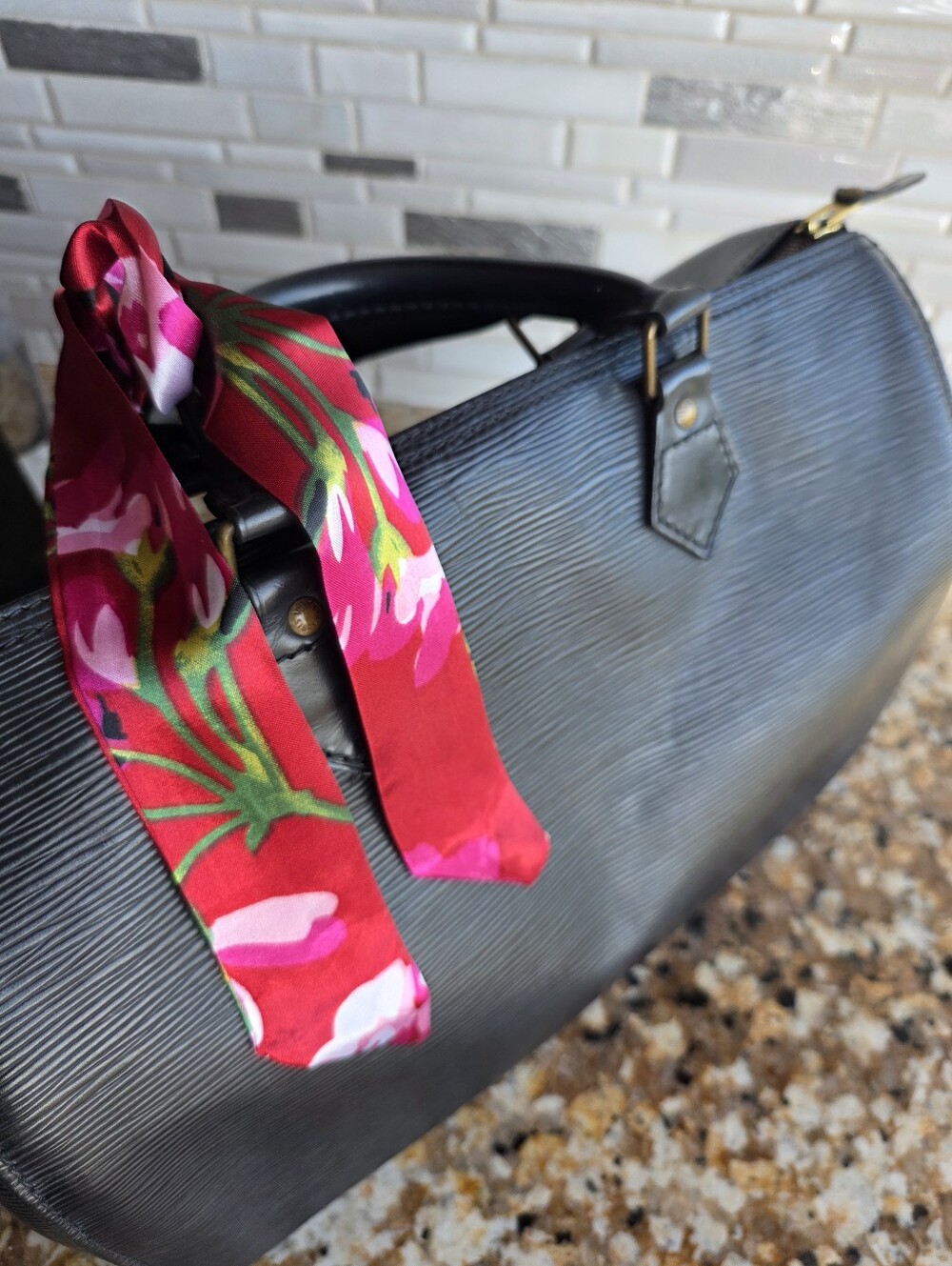 Louis Vuitton EPI in Black ~ Vintage LV Lovers Where You At? 9.5(W) 12.5 (L) - Picture 5 of 16